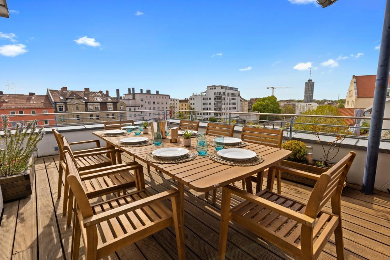 BRIGHT: The PENTHOUSE - Jacuzzi - BBQ - Parkplatz/Parking Apartment Augsburg Bagian luar foto