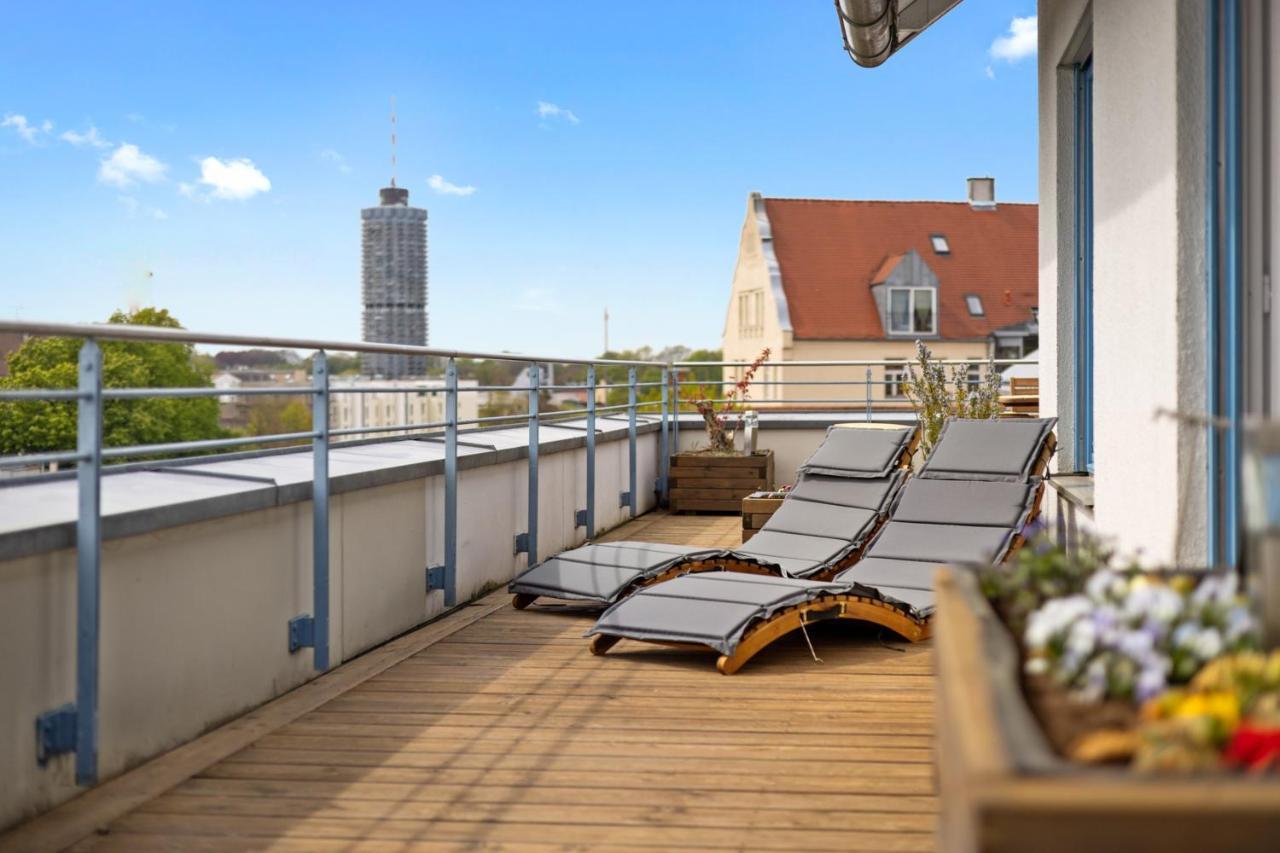 BRIGHT: The PENTHOUSE - Jacuzzi - BBQ - Parkplatz/Parking Apartment Augsburg Bagian luar foto