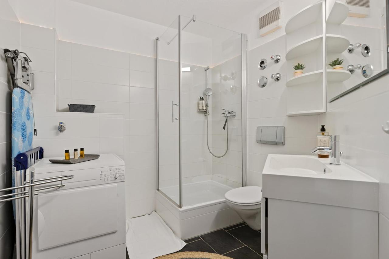 BRIGHT: The PENTHOUSE - Jacuzzi - BBQ - Parkplatz/Parking Apartment Augsburg Bagian luar foto
