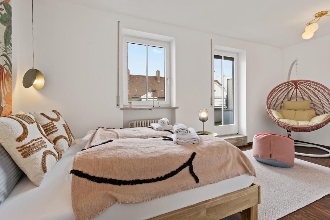 BRIGHT: The PENTHOUSE - Jacuzzi - BBQ - Parkplatz/Parking Apartment Augsburg Bagian luar foto