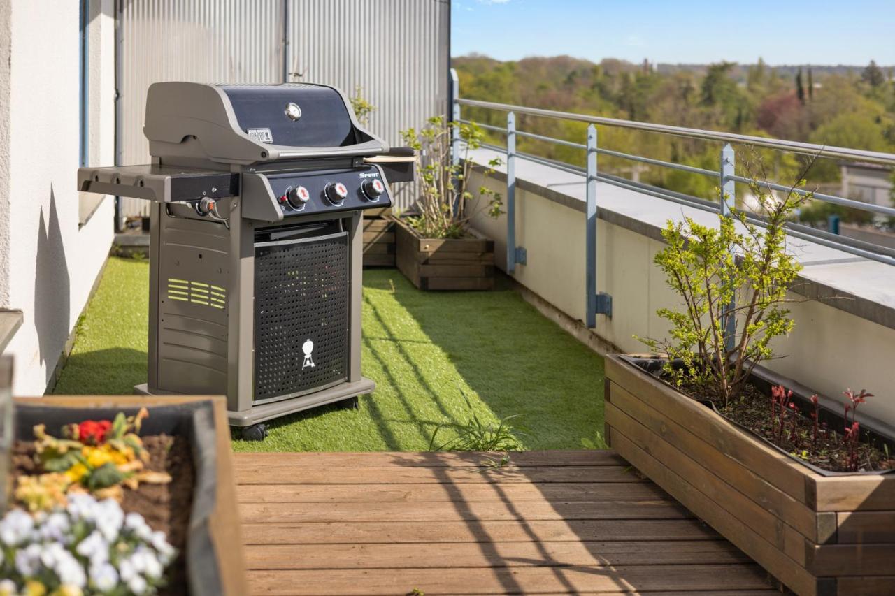 BRIGHT: The PENTHOUSE - Jacuzzi - BBQ - Parkplatz/Parking Apartment Augsburg Bagian luar foto